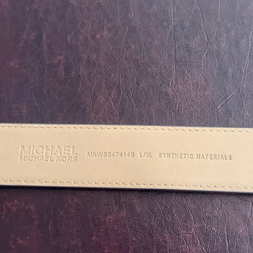 MICHAEL KORS MK LOGO VANILLA BELT W/GOLDTONE MK LOGO BUCKLE  L/XL IN GIFT BOX
